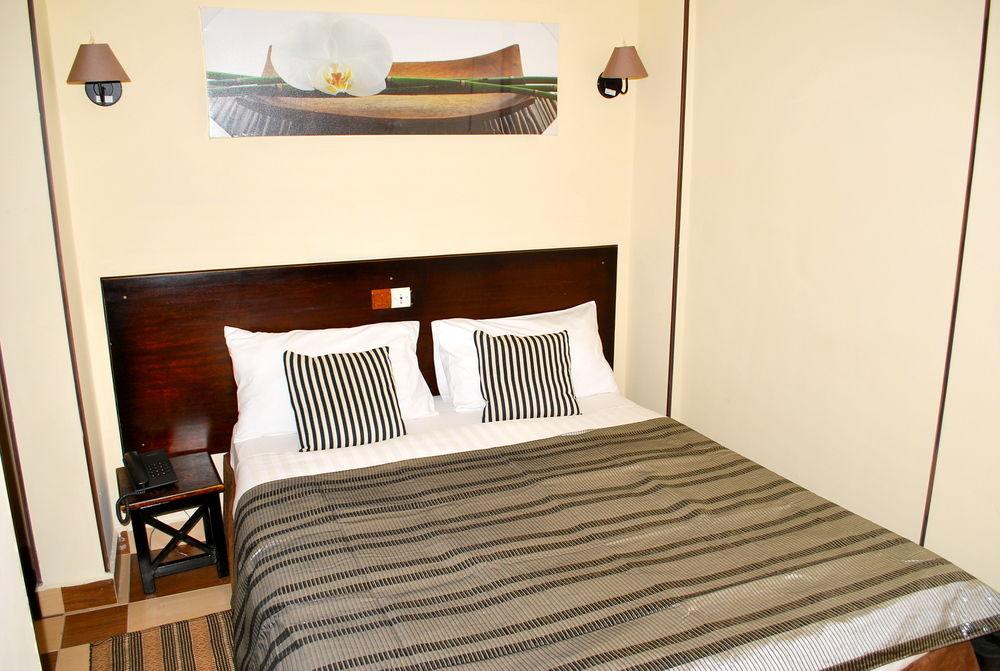 Yaahot Hotel Yaoundé Eksteriør billede
