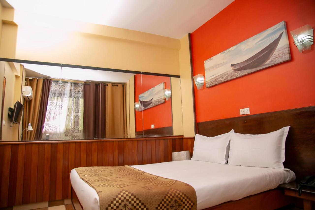Yaahot Hotel Yaoundé Eksteriør billede