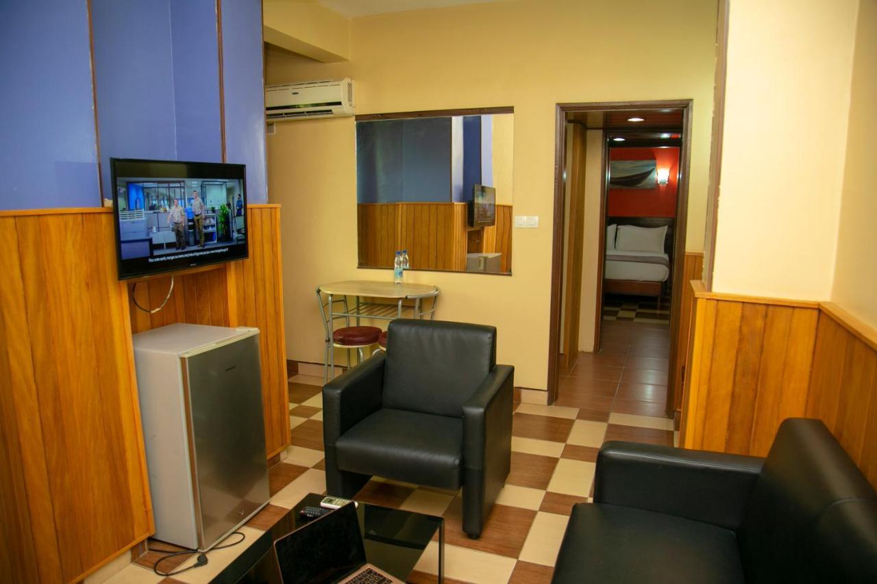 Yaahot Hotel Yaoundé Eksteriør billede