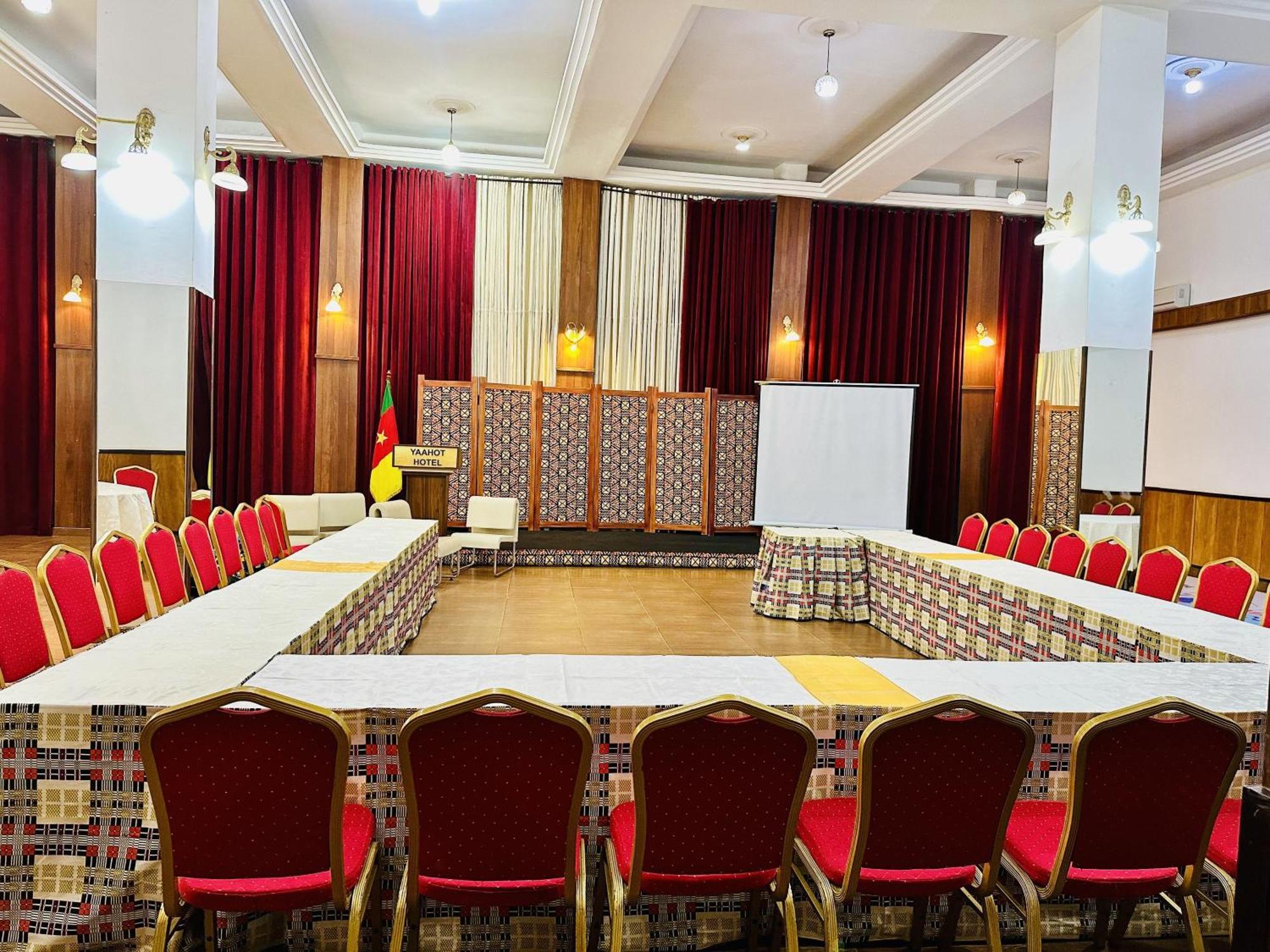 Yaahot Hotel Yaoundé Eksteriør billede