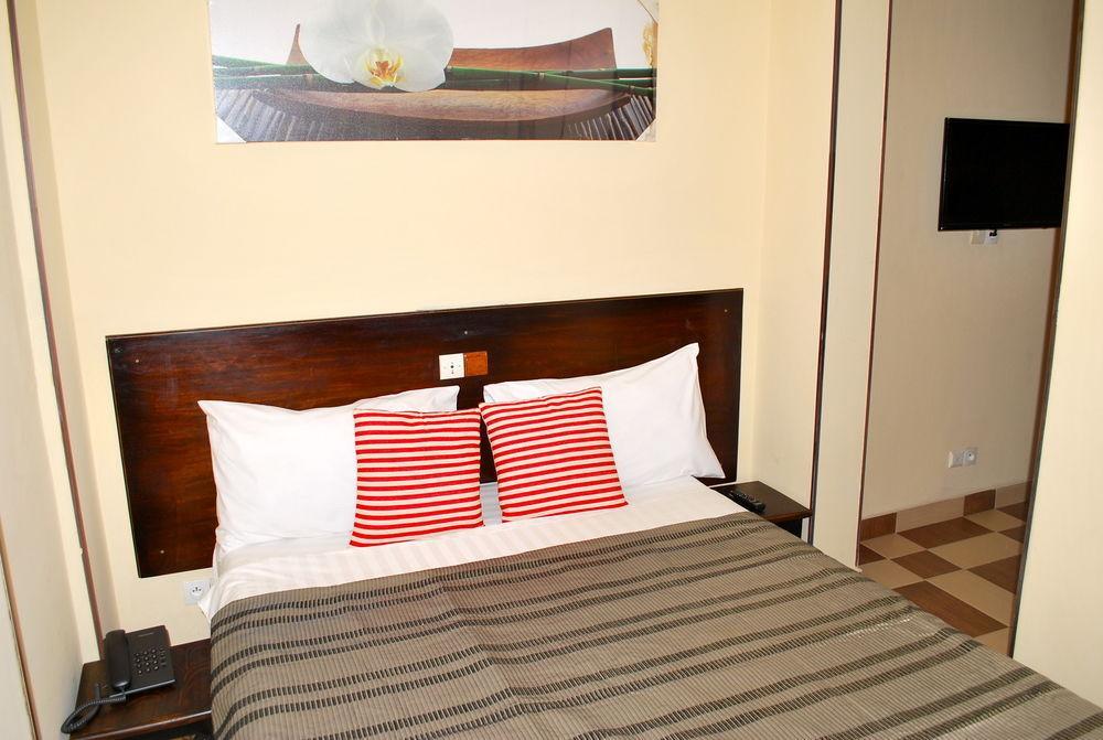 Yaahot Hotel Yaoundé Eksteriør billede