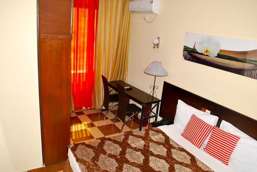 Yaahot Hotel Yaoundé Eksteriør billede