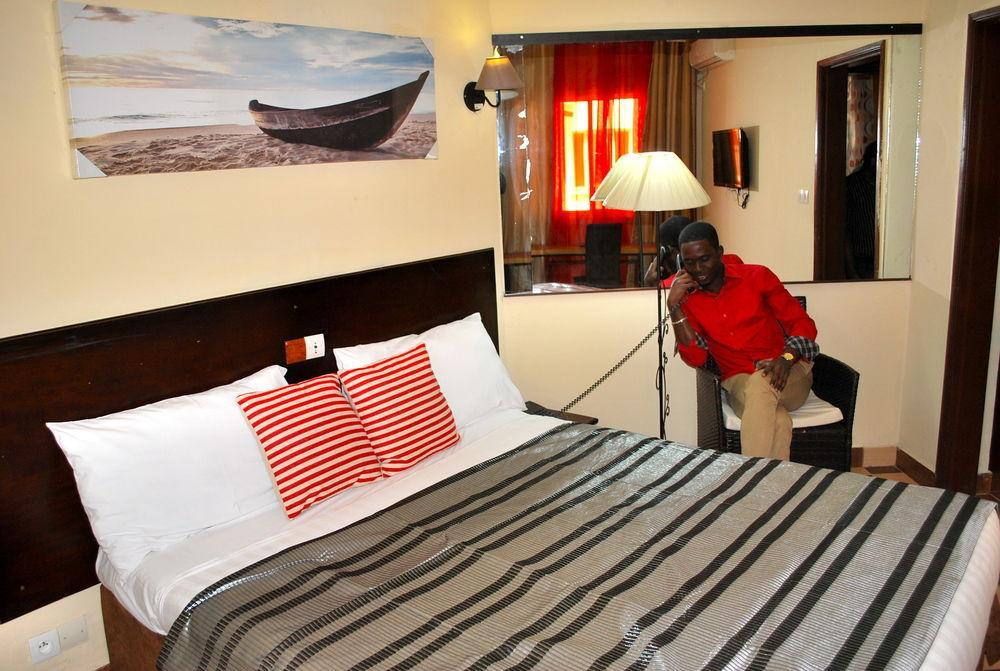 Yaahot Hotel Yaoundé Eksteriør billede