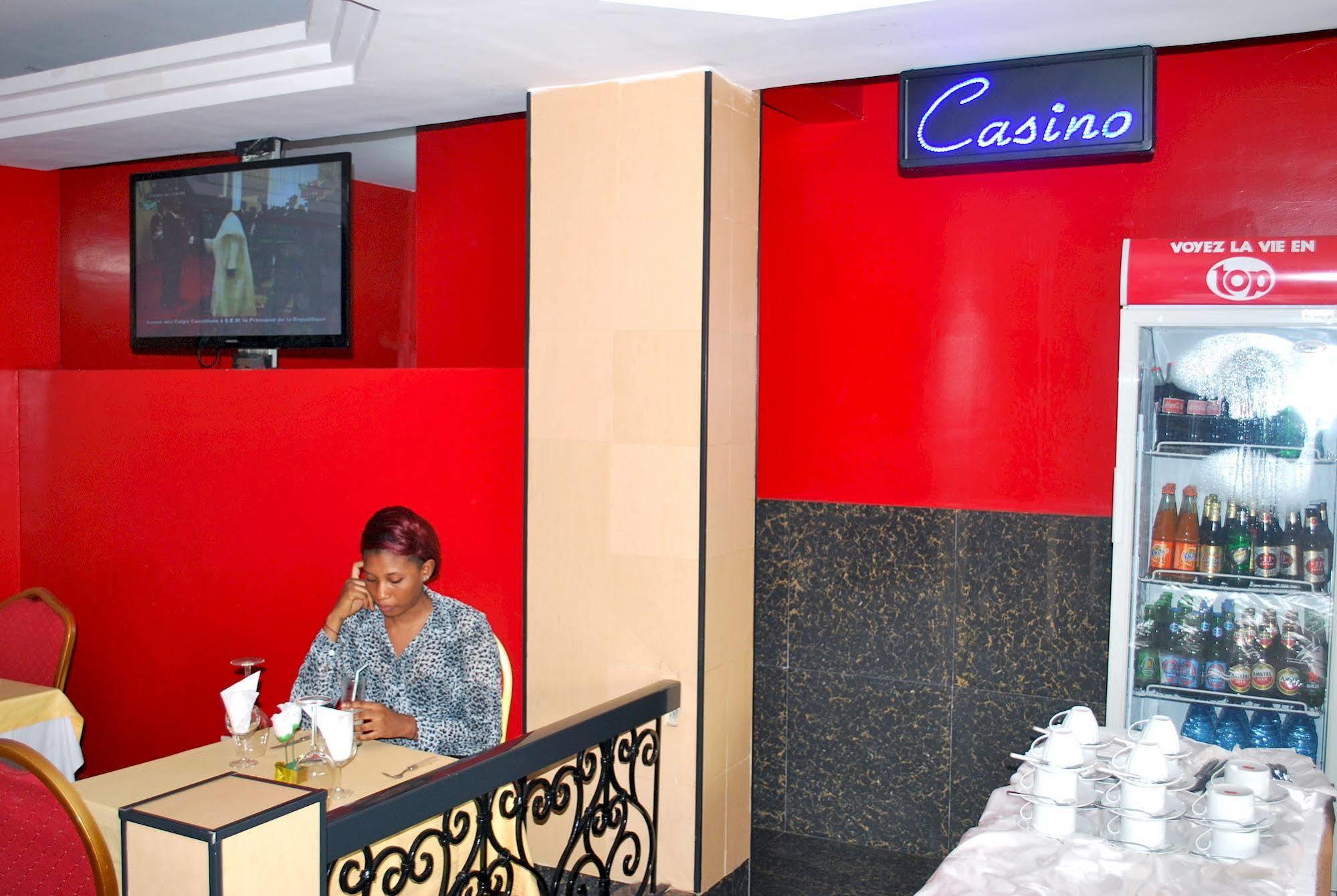 Yaahot Hotel Yaoundé Eksteriør billede