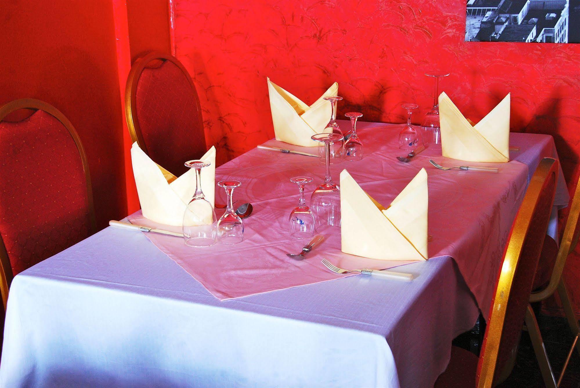 Yaahot Hotel Yaoundé Eksteriør billede
