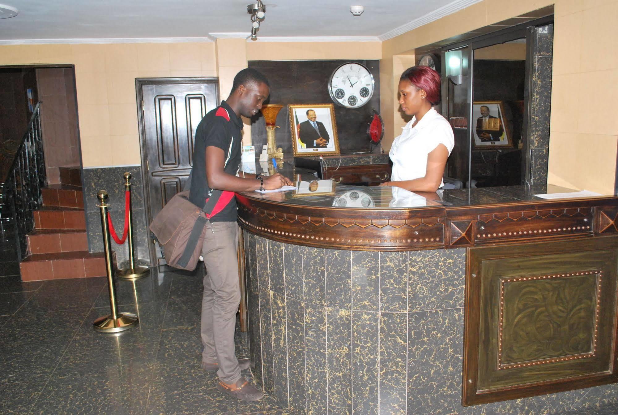 Yaahot Hotel Yaoundé Eksteriør billede